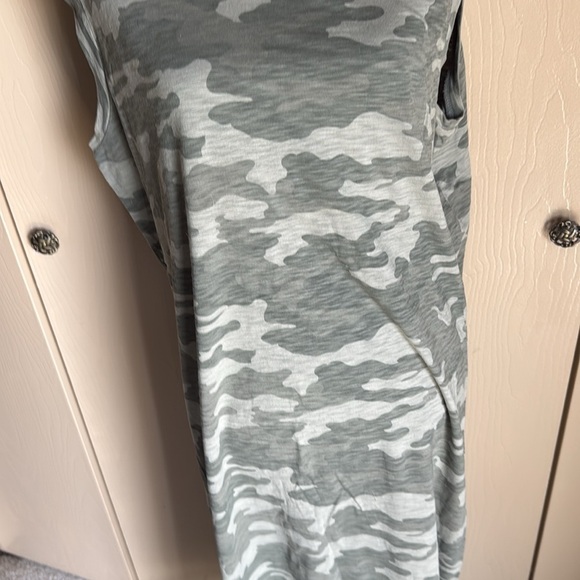 Camouflage Sleeveless Dress - Picture 3 of 4